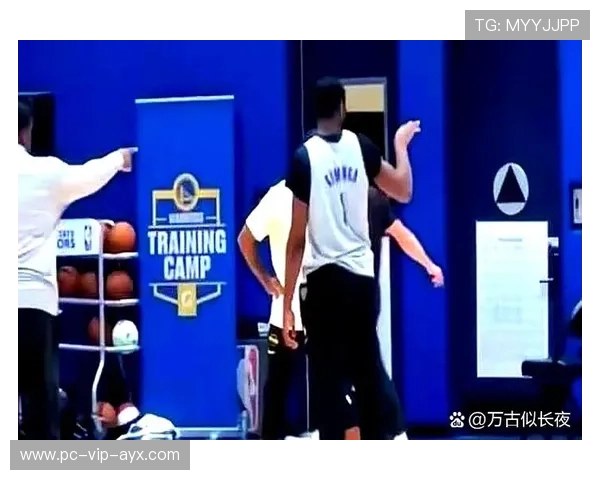 库明加强硬突破飞身扣篮全场齐声惊呼